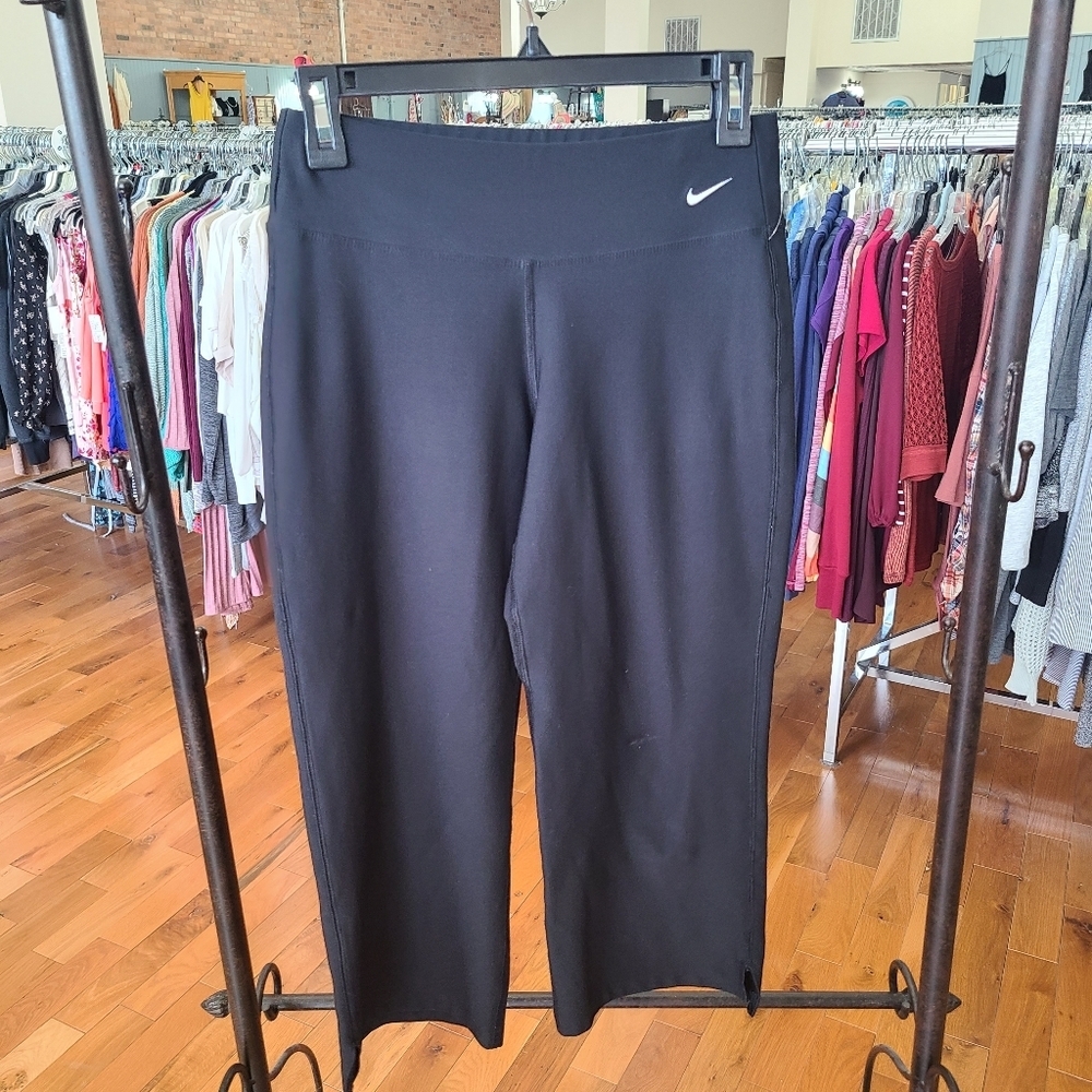 Nike Fit Dry Black Capri Athletic Pants Size Small